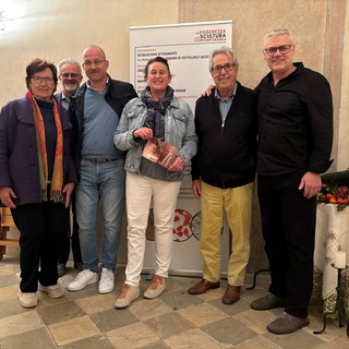 I volontari dell'associazione Attivamente: Lucia Pettinà, Roberto Suffia, il sindaco Fabrizio Nasi, Monica Giraudo (presidente dell'associazione), Livio Allisiardi e il chitarrista Davide Sgorlon