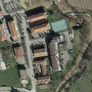 Visione aerea dell'area in via Alcide De Gasperi ad Alba nel quartiere Moretta (Google Maps)