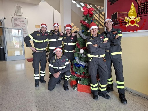 Gli auguri per un Natale in sicurezza con i vigili del fuoco della Granda [VIDEO]