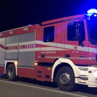 Auto si cappotta a Madonna dell'Olmo