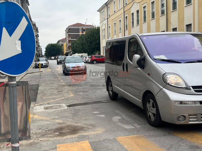 Cuneo, in via Bersezio settemila auto al giorno. L'assessore: &quot;Viabilità da rivedere, ma il viale degli Angeli resta chiuso&quot;