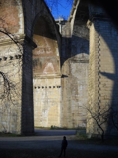 Il pilone del viadotto in cui si è consumata l'ultima strage