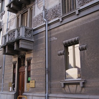Il palazzo dove avvenne l'omicidio del primario Renato Motta