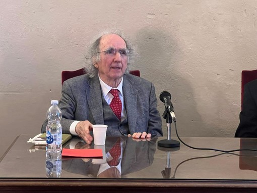 Vittorino Andreoli a Cuneo parla di vecchiaia: &quot;E' l'ultimo capitolo, quello che spiega tutto il libro&quot;