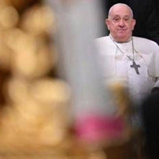 Papa Francesco ricoverato, Vaticano: &quot;Condizioni critiche, stamani crisi respiratoria: prognosi riservata&quot;