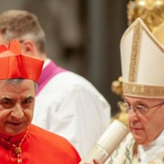 Mentre il Papa andava ad Assisi, i soldi andavano a Londra. Il nuovo libro di Maria Antonietta Calabrò