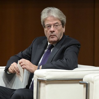 Gentiloni “L’eclissi dell’Occidente in diretta, Meloni scelga”