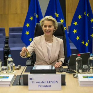 Von der Leyen “La difesa comune nostro compito, Putin vicino ostile”