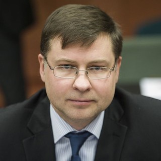 Dazi, Dombrovskis “Rischio è che Pil mondiale crolli del 7%”