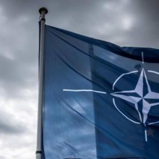 Nato, oggi il vertice dei ministri della Difesa: focus su Ucraina e armi