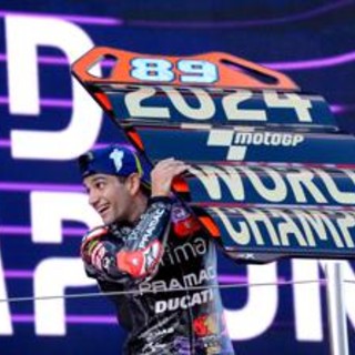 Martin campione MotoGp, il discorso e la citazione: &quot;Come diceva Berlusconi...&quot; - Video