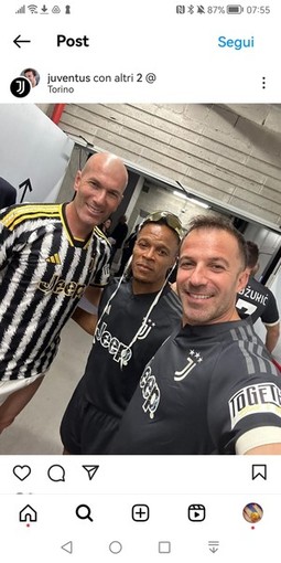 Foto di &quot;famiglia&quot; tra stelle: da sinistra, Zidane, Davids e Del Piero (foto dai profili social della Juventus)